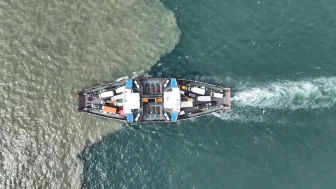 Yağış sonrası Haliç'in rengi kahverengiye döndü