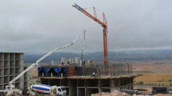 TOKİ inşaatında işçi mağdur!