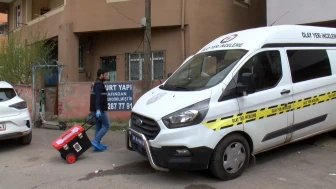 Kartal'da yalnız yaşayan kadın evinde bıçaklanmış halde ölü bulundu