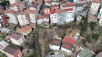 Sarıyer'de toprak kayması sonrası tahliye: "Göçebe hayatına döndük"