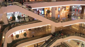 Vatandaş Outlet AVM'lere yöneldi