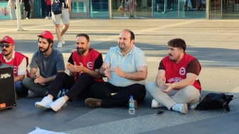 AVM önünde eylem başlattı