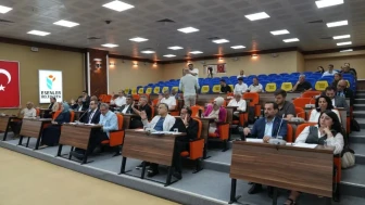 Esenler'e ihale eleştirisi