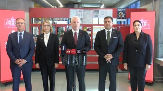 İstanbul'da ihtiyaç sahibi öğrencilere aylık 2'şer bin lira kantin desteği