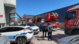 Avcılar’da çatı katında çıkan yangın söndürüldü