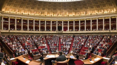 Fransa yine hükümetsiz kalabilir