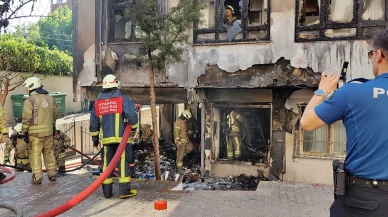 Fatih'te ecza deposunda yangın
