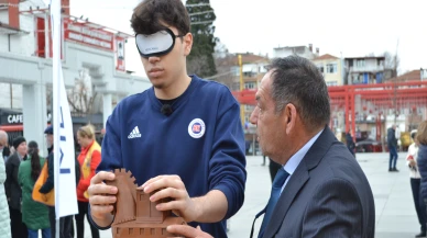 Görme engellilerin yaşadığı zorluklara dikkat çekmek için ‘Empati Parkuru' kuruldu