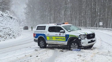 Kayan araçlar bariyerlere çarptı