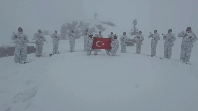 Hayırseverlerin ördüğü 200 bere, Mehmetçik’e teslim edildi