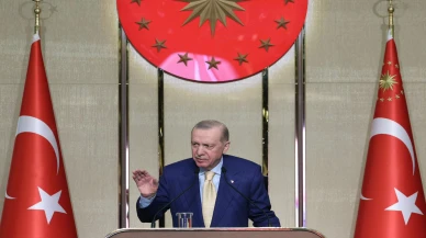 Hezeyanlara gülüp geçtik