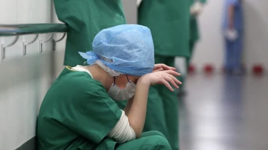 Sağlıkçının yükü giderek artıyor