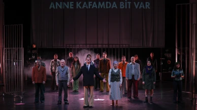 Tarık Akan sahnede yaşıyor!