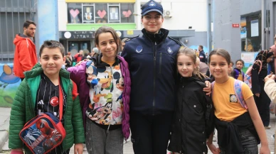 Zabıta okul önlerinde görevde