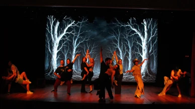 Üniversiteli gençlerin sahnelediği 'The Addams Family' izleyici ile buluşuyor