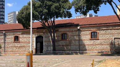 Bakırköy'ün kültür hafızası çürüyor: 2 yıldır çivi çakılmayan Yunus Emre Kültür Merkezi tepki çekiyor