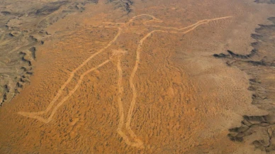 Çölde dev bir adam Marree Man’ın Gizemi
