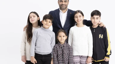 Bağcılar öğrencilerin yanında