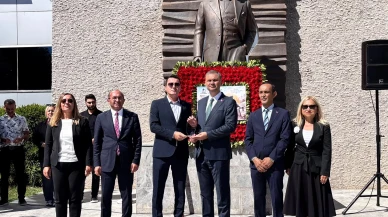 Sanatsever’e Ahilik plaketi