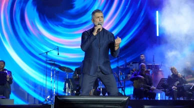 Festival Özcan Deniz'le başladı