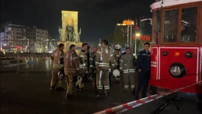 Taksim'de nostaljik tramvay yandı!