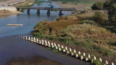 Büyükçekmece Baraj Gölü'nde su seviyesi düştü