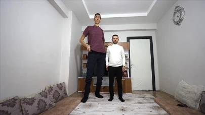 Dünyanın en uzun adamı Sultan'ın hayatı belgesel olacak