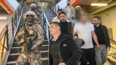 TV8 binasını oyuncak silahla bastı!