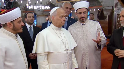 Papa Leo Sultanahmet Camii'ni ziyaret etti