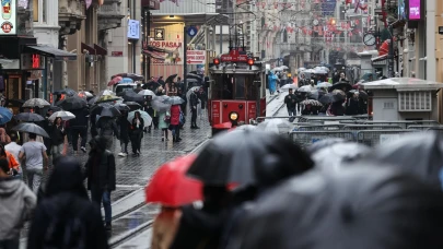 AKOM saat vererek uyardı! İstanbul'a sağanak yağış geliyor!