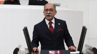 "Bütçe açığını borçla kapattınız!"