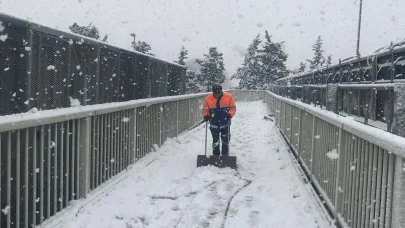İstanbul'da karla mücadele çalışmaları sürüyor