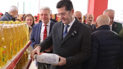 Çekmeköy'e sosyal market açıldı