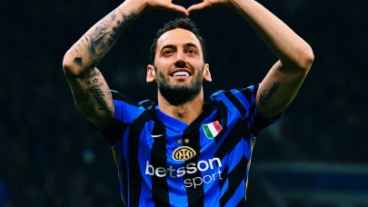 Hakan Çalhanoğlu tarihe geçti