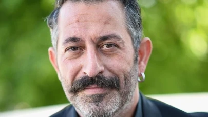 Cem Yılmaz'dan ironik bayram mesajı