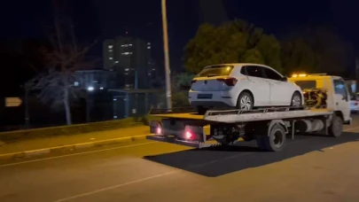Küçükçekmece'de aracın içinden cephanelik çıktı!