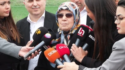 Hava İmamoğlu, oğlu Ekrem İmamoğlu'nu cezaevinde ziyaret etti