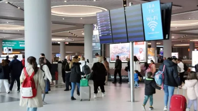 İstanbul Havalimanı'nda bayram dönüşü yoğunluğu