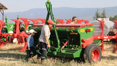 Kütahya'da köye modern tarım makineleri kazandıran kooperatif