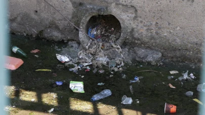 Galata Deresi'ni çöplüğe çevirdiler!
