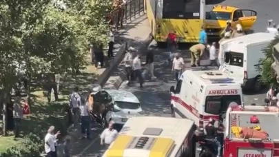 Beyoğlu’nda İETT otobüsü 10 araca çarptı