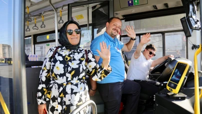 İETT şoförü down sendromlu Murat Kayayı ailesine kavuşturdu