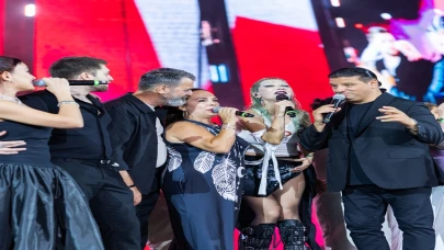 ‘Rüya Gibi Bir Gece’de ünlüler geçidi