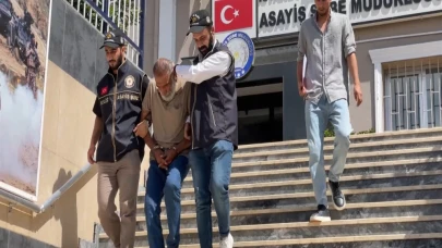 Galata Köprüsü'nde kumar oynatan şüpheli yakalandı