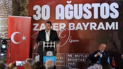 Beşiktaş Belediyesi'nin 30 Ağustos söyleşisine büyük ilgi