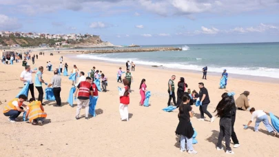 Karaburun Sahili'nde temizlik seferberliği