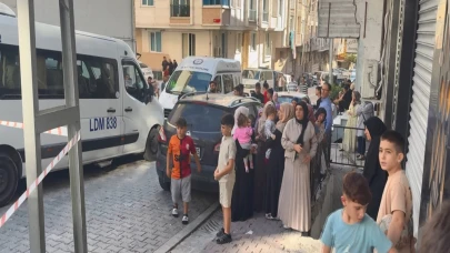 Servis minibüsü anne ile bebeğine çarptı: Bebek hayatını kaybetti!