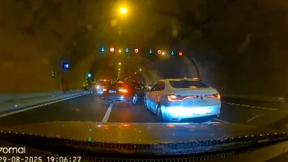 Sultangazi'de zincirleme kaza: 9 araç birbirine girdi!