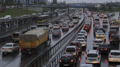 İstanbul'da haftanın ilk günü trafik çilesiyle başladı!