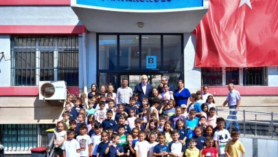 Başkan Turan çocukların ilk gün heyecanına ortak oldu